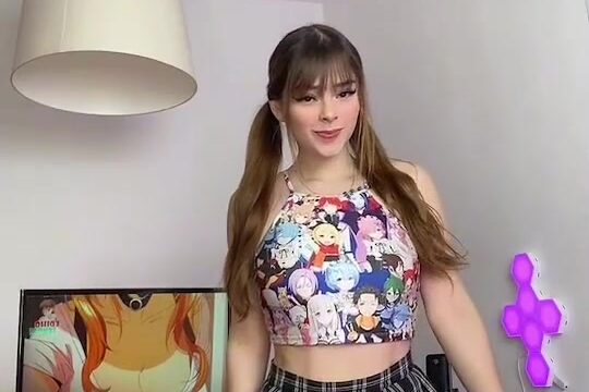 Yarely!!! Sexy dance on bedroom so hot
