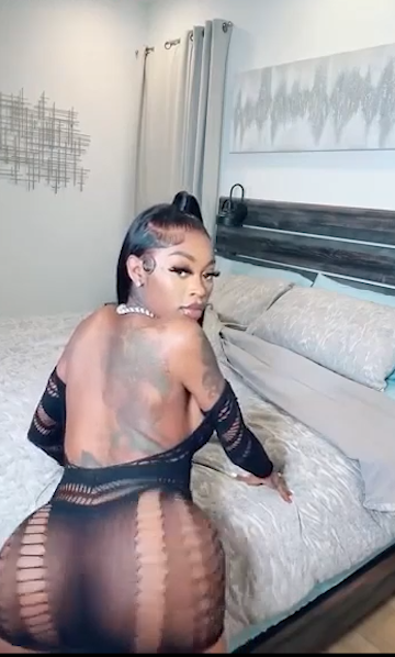 Asian Doll Nude Big Ass twerk on bed –New Onlyfans Leaked