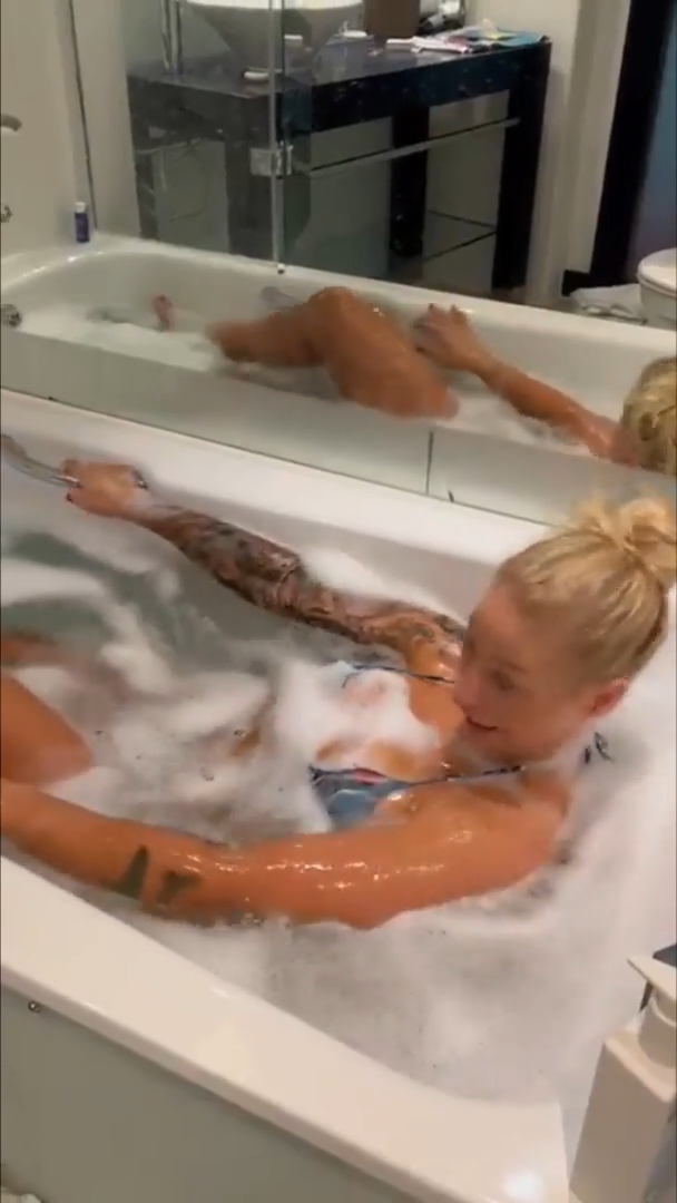 Ebanie Bridges Hot nude show on bathtub-hot video onlyfans leak