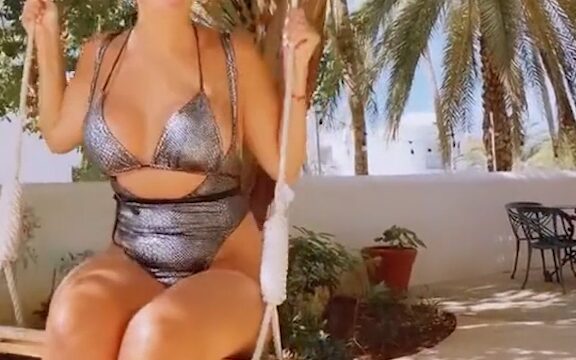 Monicest Hot Nude Show on beach – new video
