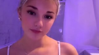 Breckie Hill Hot Nude show Perfect Boobs – Hot Trending !!!