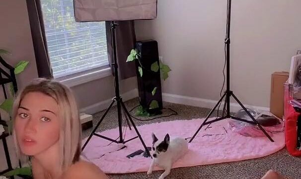 Spencer Nicks Nude Yoga Video Leaked