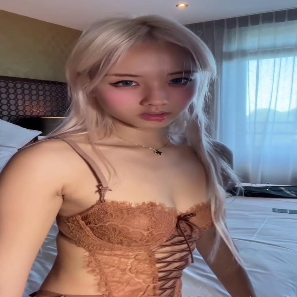 Vyvan Le White Sexy Lingere Teasing Onlyfans Leaked Video Leaked OnlyFans – GotAnyNudes